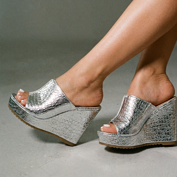 LuxeShine Wedges